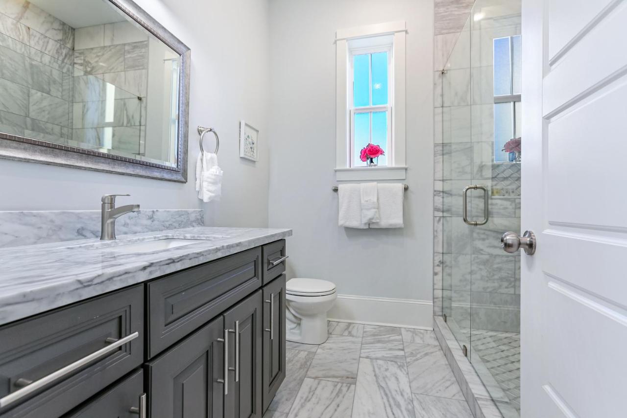 Apartamento Hosteeva Chic Urban Retreat W Pool Steps To St Charles Ave And Near Bourbon St Nueva Orleans Exterior foto